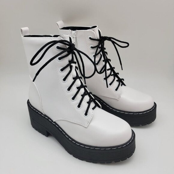 White Combat Boots On Chunky Platform with Lug Soles and Side Zipper - Picture 2 of 7